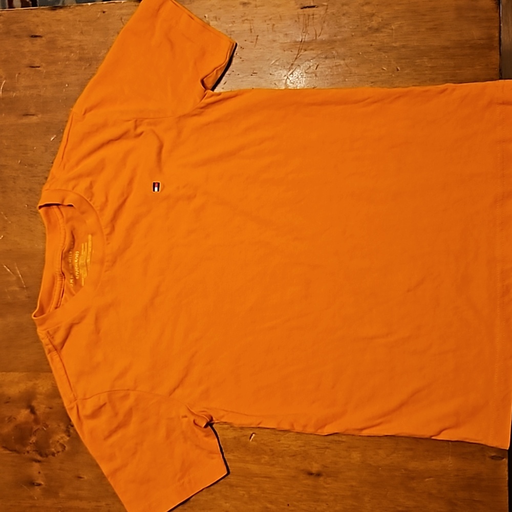 Tommy Hilfiger Orange T-shirt. Boys size Small.